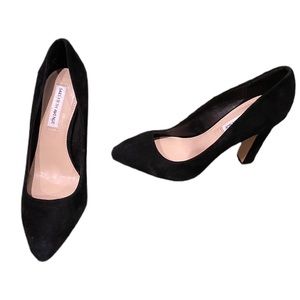Saks Fifth Avenue Black Heals - NWT